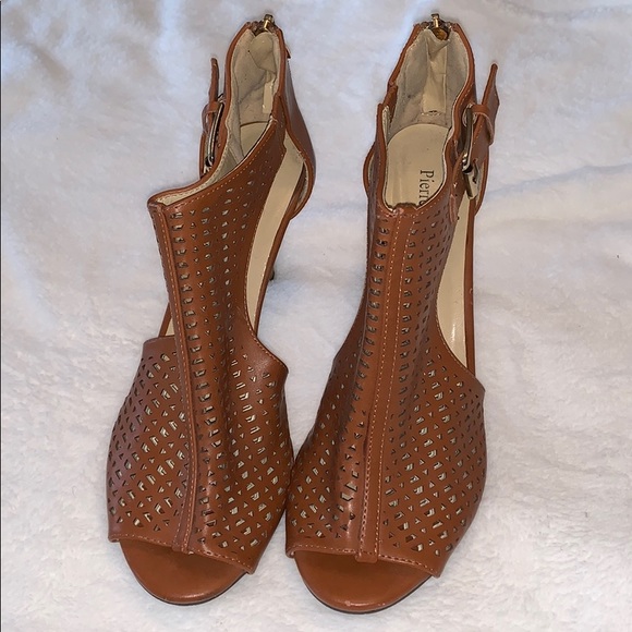 Shoes - Picture 3 of 3